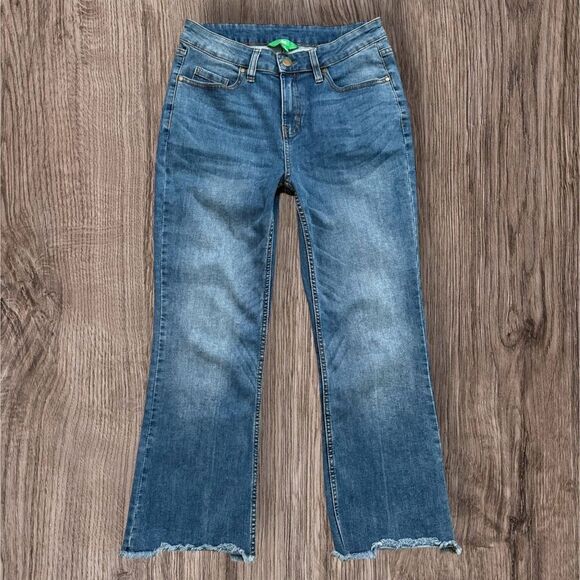 Women’s Dip Blue Flare Jeans Size 4 Stylish & Comfortable Denim - Picture 1 of 5